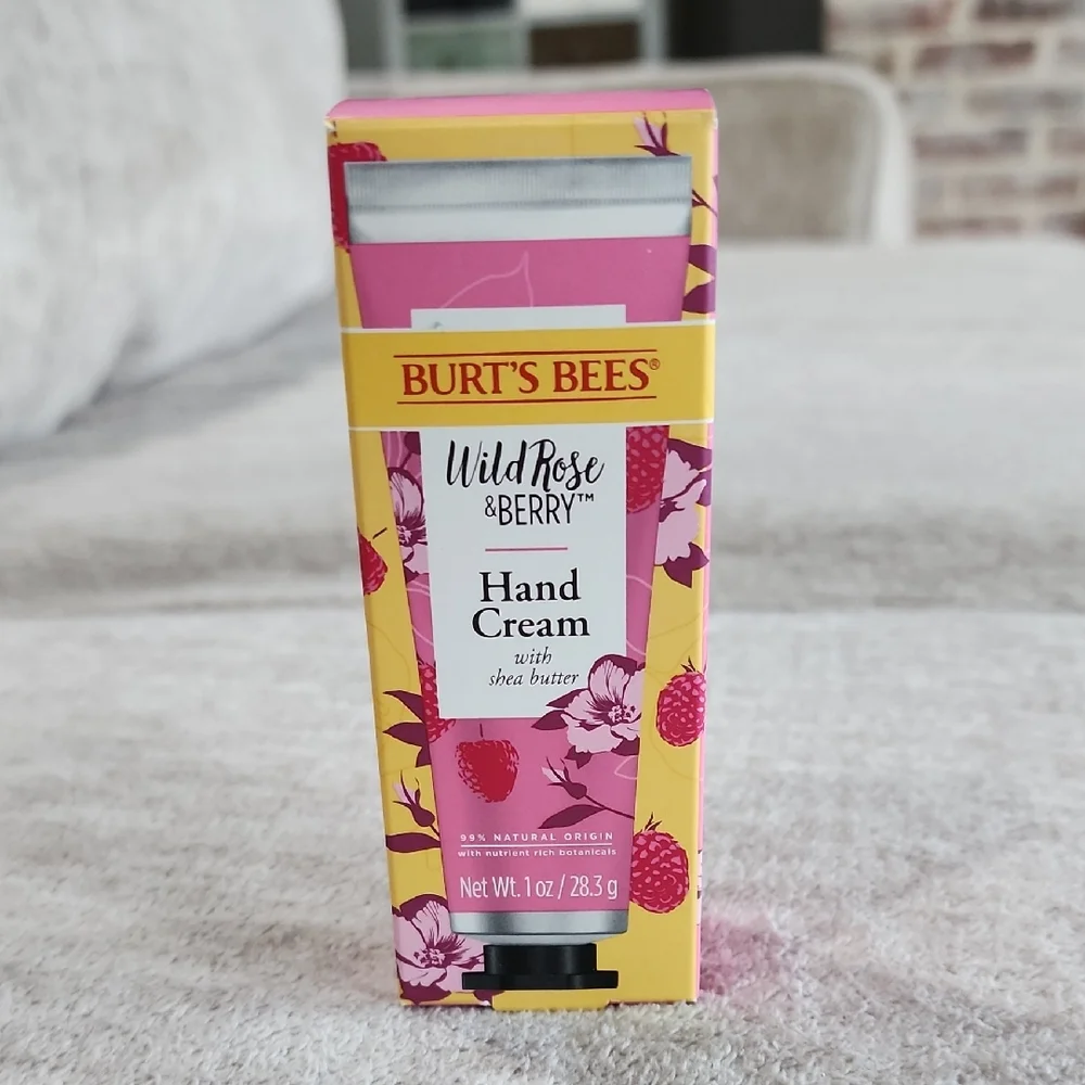 NWT Burt's Bees Hand Cream- Wild Rose & Berry